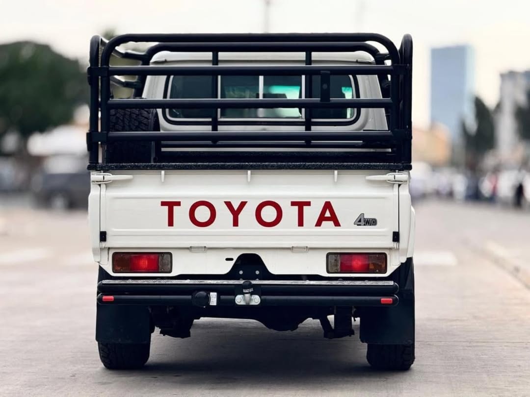 TOYOTA LAND CRUISER 70series