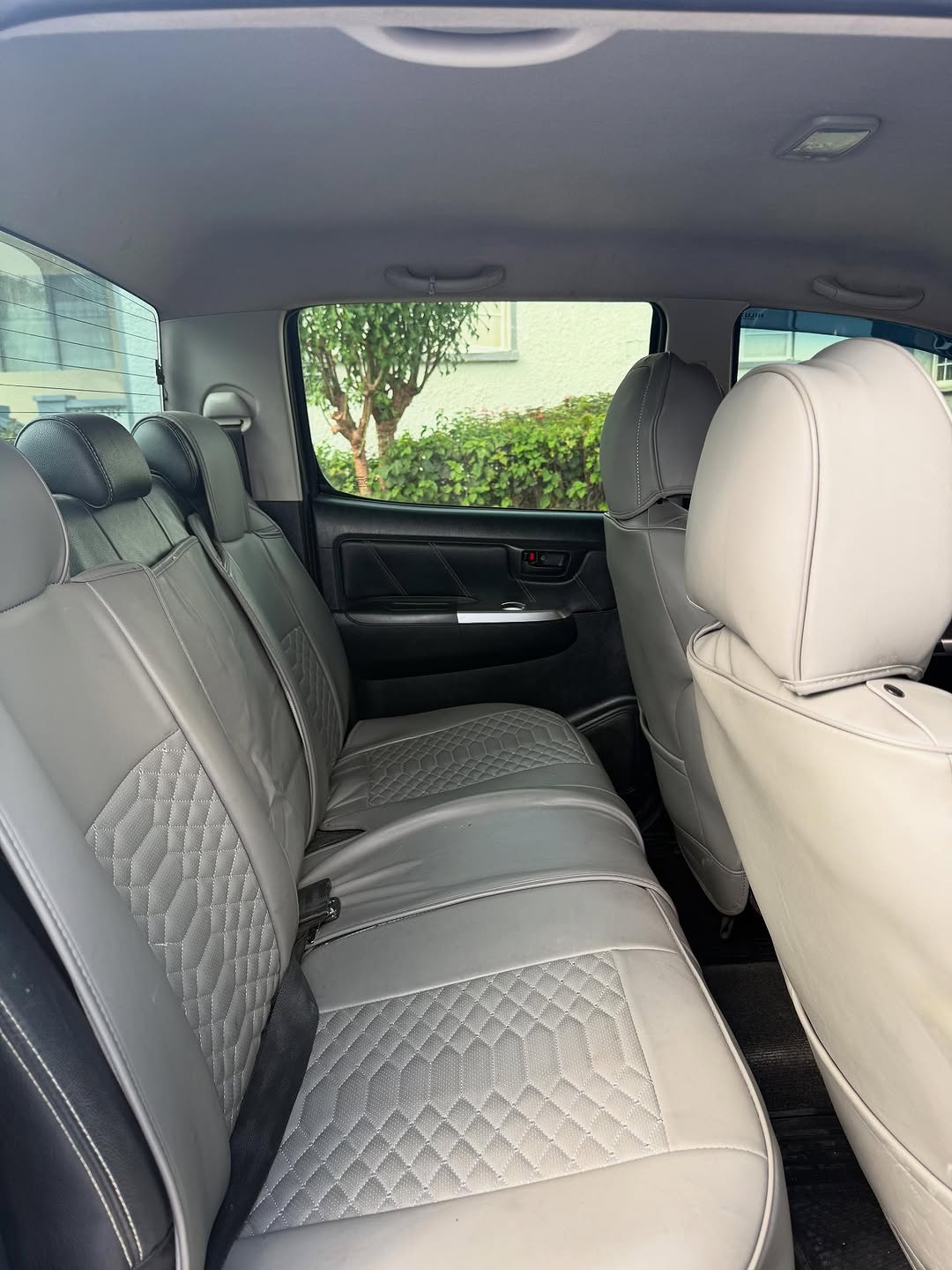 TOYOTA HILLUX