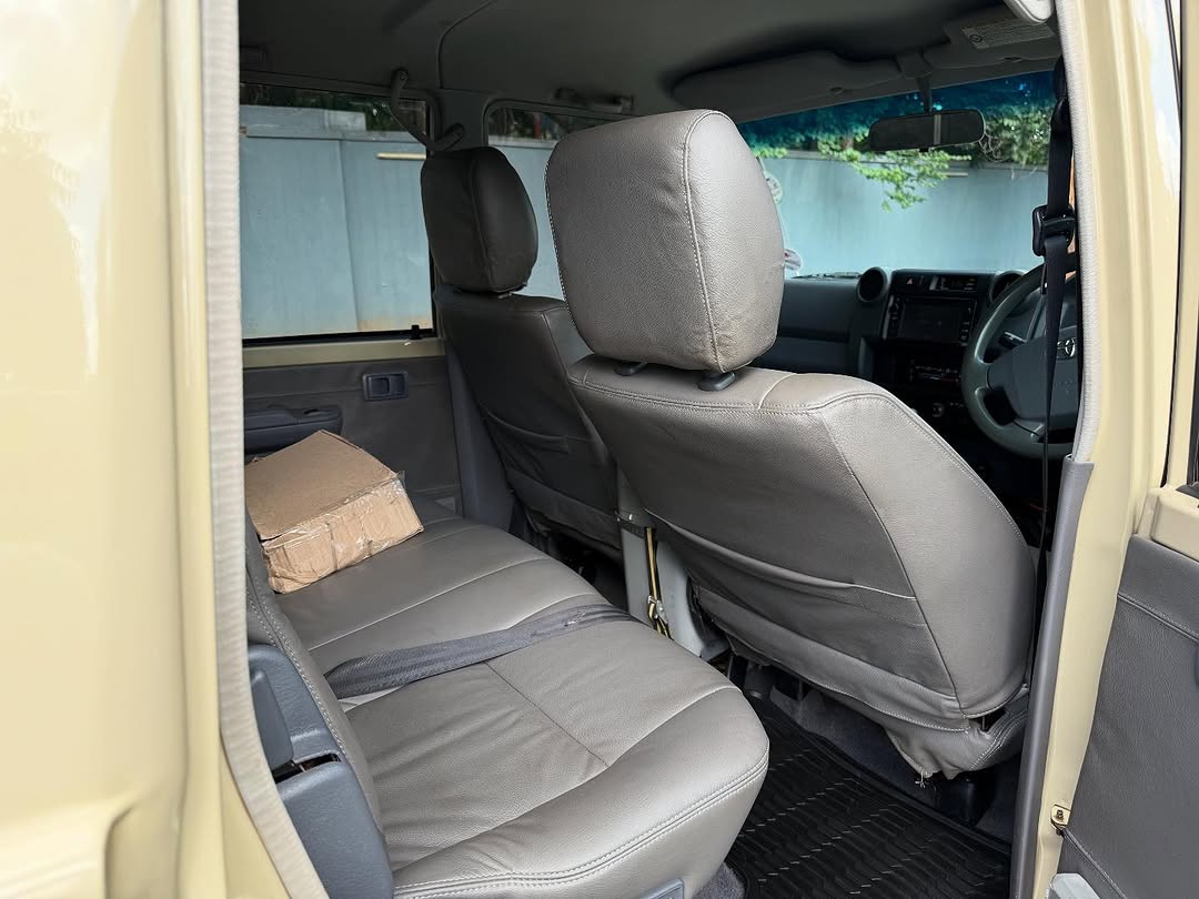 TOYOTA LAND CRUISER
