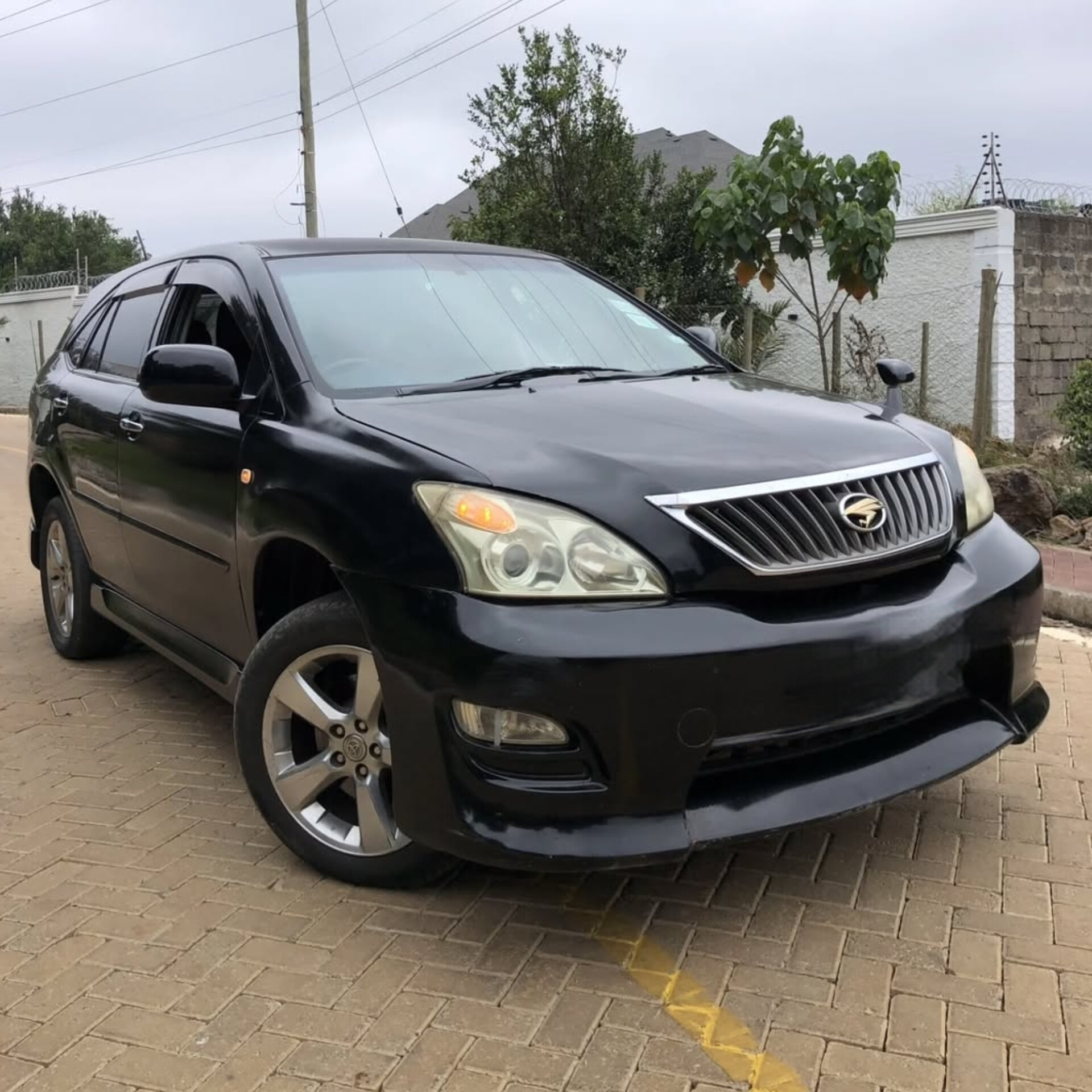TOYOTA HARRIER